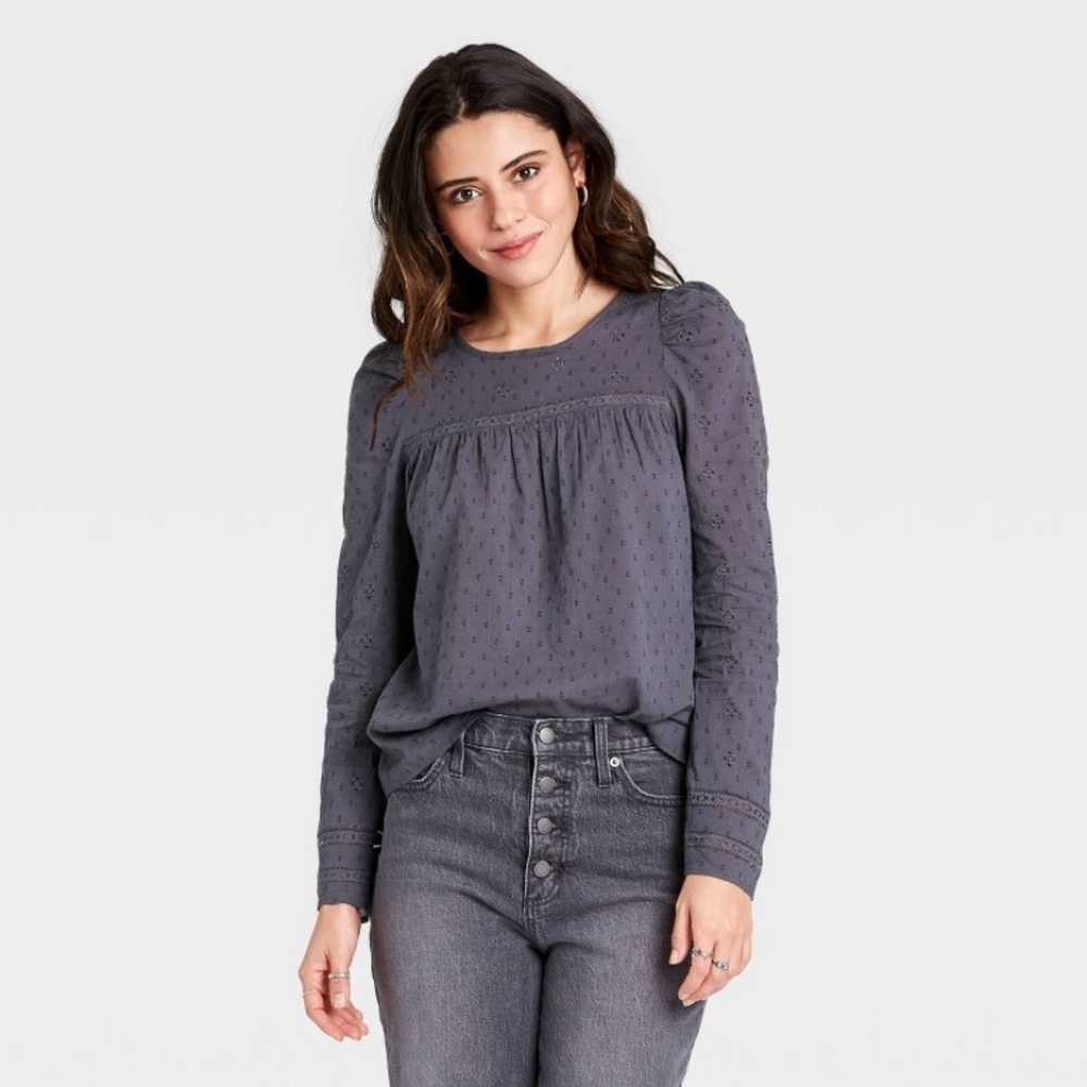 Women’s eyelet top- small